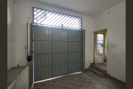 Garagem de casa à venda com 2 quartos, 168m² em Vila Moinho Velho, São Paulo