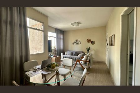 Sala  de apartamento à venda com 3 quartos, 74m² em Lourdes, Belo Horizonte