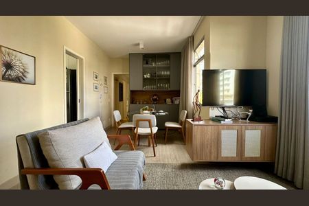 Sala  de apartamento à venda com 3 quartos, 74m² em Lourdes, Belo Horizonte