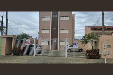 Apartamento para alugar com 66m², 2 quartos e sem vagaFachada