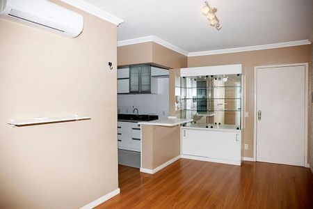 Sala de apartamento para alugar com 1 quarto, 49m² em Partenon, Porto Alegre