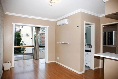 Sala de apartamento para alugar com 1 quarto, 49m² em Partenon, Porto Alegre