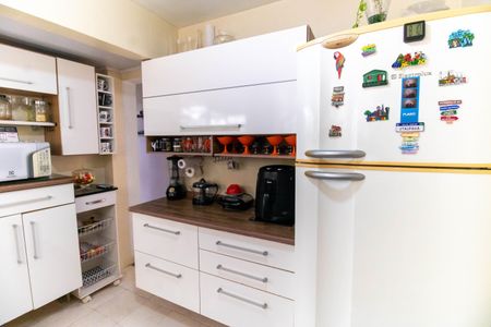 Apartamento à venda com 76m², 2 quartos e 1 vaga Apartamento à venda com 76m², 2 quartos e 1 vagaCozinha e Área de Serviço