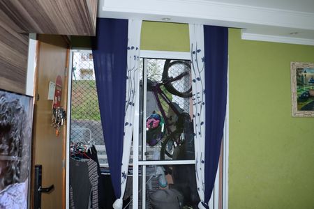 Sacada de apartamento para alugar com 2 quartos, 47m² em Jardim Isis, Cotia