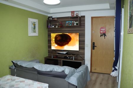 Sala de apartamento para alugar com 2 quartos, 47m² em Jardim Isis, Cotia