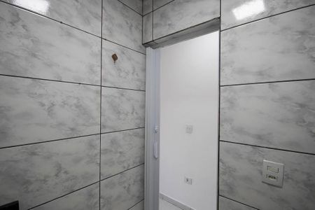 Banheiro de casa para alugar com 1 quarto, 39m² em Vila Germinal, São Paulo