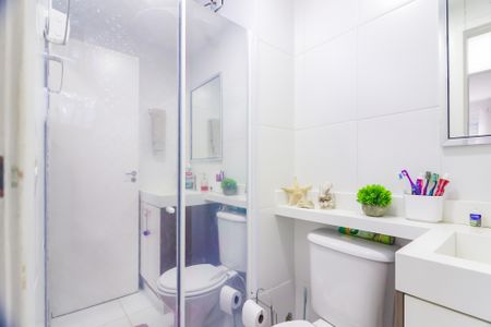 Banheiro de apartamento à venda com 2 quartos, 48m² em Jardim do Lago, São Paulo