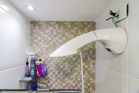 Banheiro de apartamento à venda com 2 quartos, 48m² em Jardim do Lago, São Paulo