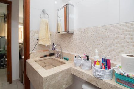 Casa de condomínio à venda com 50m², 2 quartos e sem vaga Casa de condomínio à venda com 50m², 2 quartos e sem vagaBanheiro