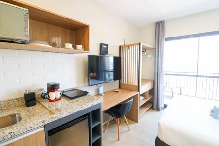 Cozinha de kitnet/studio para alugar com 1 quarto, 22m² em Jardim das Acácias, São Paulo