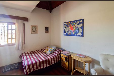 Casa à venda com 360m², 4 quartos e 4 vagas Casa à venda com 360m², 4 quartos e 4 vagasQuarto 2