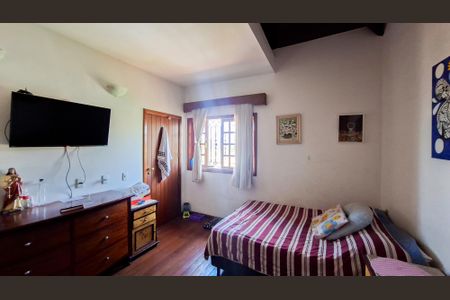 Casa à venda com 360m², 4 quartos e 4 vagas Casa à venda com 360m², 4 quartos e 4 vagasQuarto 2