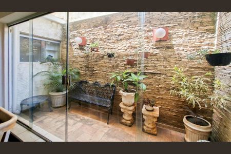 Casa à venda com 360m², 4 quartos e 4 vagas Casa à venda com 360m², 4 quartos e 4 vagasJardim de Inverno