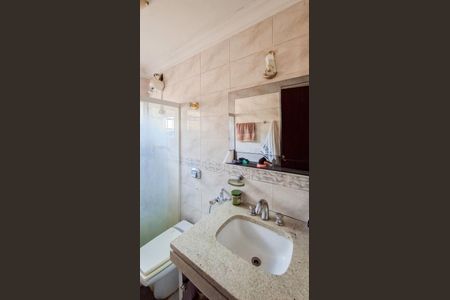 Casa à venda com 360m², 4 quartos e 4 vagas Casa à venda com 360m², 4 quartos e 4 vagasBanheiro 3