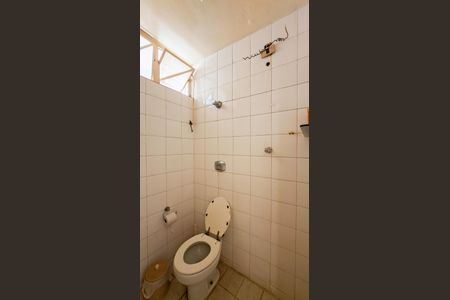 Casa à venda com 360m², 4 quartos e 4 vagas Casa à venda com 360m², 4 quartos e 4 vagasBanheiro