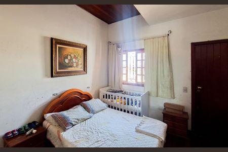 Casa à venda com 360m², 4 quartos e 4 vagas Casa à venda com 360m², 4 quartos e 4 vagasQuarto 4