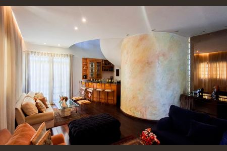 Casa à venda com 360m², 4 quartos e 4 vagas Casa à venda com 360m², 4 quartos e 4 vagasSala