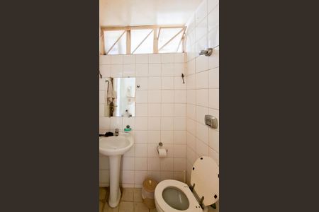 Casa à venda com 360m², 4 quartos e 4 vagas Casa à venda com 360m², 4 quartos e 4 vagasBanheiro