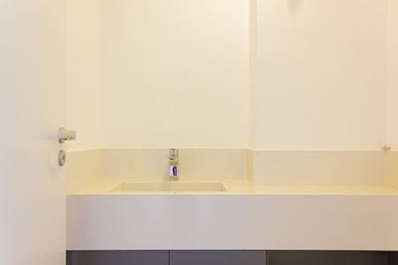 Apartamento para alugar com 76m², 2 quartos e 1 vagaLavabo