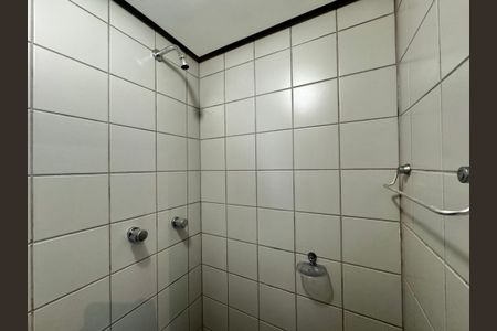 Apartamento à venda com 141m², 4 quartos e 3 vagas Apartamento à venda com 141m², 4 quartos e 3 vagasCozinha e Área de Serviço - Banheiro