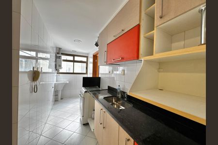 Apartamento à venda com 141m², 4 quartos e 3 vagas Apartamento à venda com 141m², 4 quartos e 3 vagasCozinha e Área de Serviço