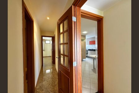 Apartamento à venda com 141m², 4 quartos e 3 vagas Apartamento à venda com 141m², 4 quartos e 3 vagasCorredor