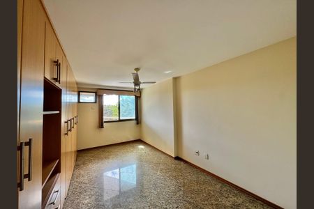 Apartamento à venda com 141m², 4 quartos e 3 vagas Apartamento à venda com 141m², 4 quartos e 3 vagasSuíte