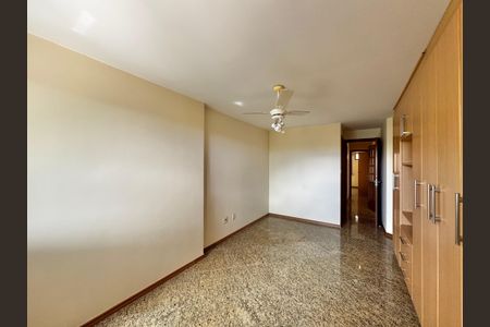 Apartamento à venda com 141m², 4 quartos e 3 vagas Apartamento à venda com 141m², 4 quartos e 3 vagasSuíte