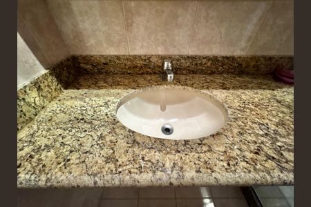 Apartamento à venda com 141m², 4 quartos e 3 vagas Apartamento à venda com 141m², 4 quartos e 3 vagasBanheiro Social