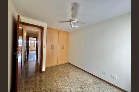 Apartamento à venda com 141m², 4 quartos e 3 vagas Apartamento à venda com 141m², 4 quartos e 3 vagasQuarto 2