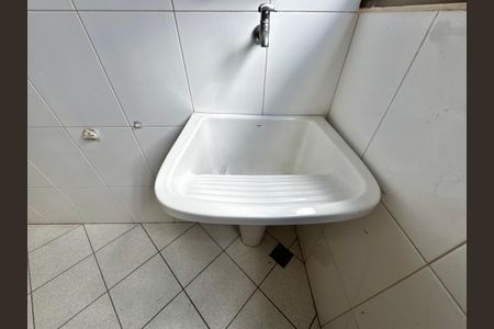 Apartamento à venda com 141m², 4 quartos e 3 vagas Apartamento à venda com 141m², 4 quartos e 3 vagasCozinha e Área de Serviço