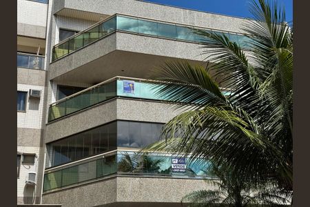 Apartamento à venda com 141m², 4 quartos e 3 vagas Apartamento à venda com 141m², 4 quartos e 3 vagasPlaquinha Quinto Andar