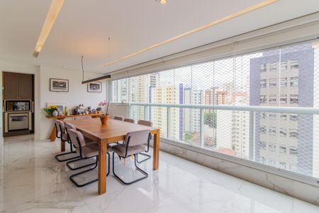 Apartamento para alugar com 110m², 2 quartos e 3 vagasVista/Varanda