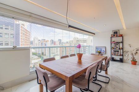 Apartamento para alugar com 110m², 2 quartos e 3 vagasVista/Varanda