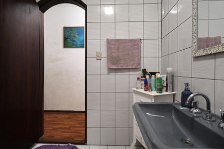 Casa à venda com 180m², 3 quartos e 2 vagasBanheiro 2