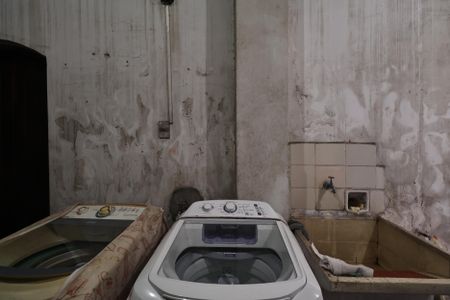 Casa à venda com 180m², 3 quartos e 2 vagasLavanderia