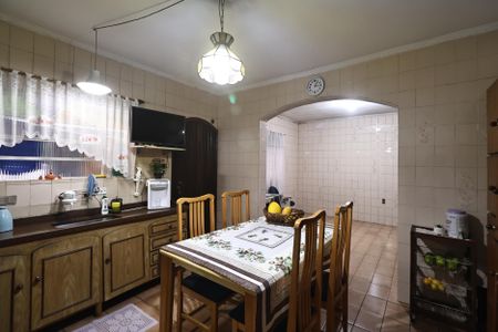 Casa à venda com 180m², 3 quartos e 2 vagasCozinha 