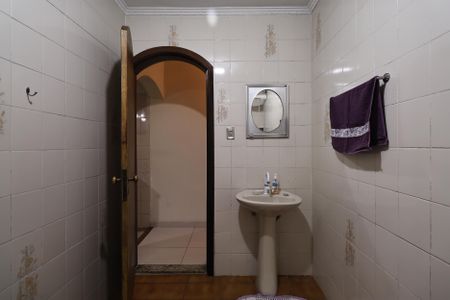 Casa à venda com 180m², 3 quartos e 2 vagasBanheiro