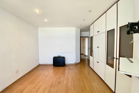 Apartamento à venda com 115m², 2 quartos e 1 vagaSuite 1