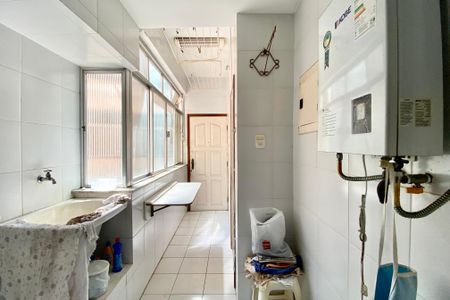 Apartamento à venda com 115m², 2 quartos e 1 vagaÁrea de Serviço