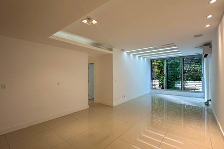 Apartamento à venda com 2 quartos, 117m² em Copacabana, Rio de Janeiro