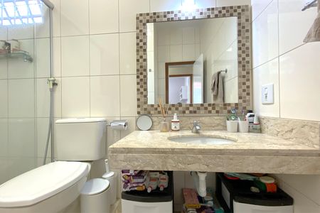 Casa à venda com 120m², 3 quartos e 1 vagaBanheiro