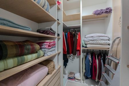 Apartamento à venda com 124m², 3 quartos e 1 vaga Apartamento à venda com 124m², 3 quartos e 1 vagaCloset da suíte 1