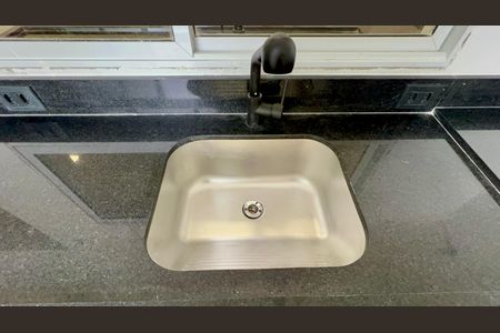 Apartamento à venda com 100m², 2 quartos e 1 vagaÁrea de Serviço