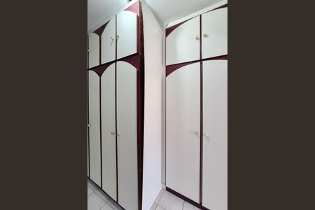 Casa à venda com 450m², 4 quartos e 4 vagasCloset da Suíte 2