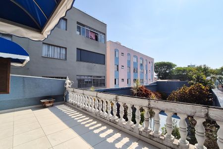 Casa à venda com 450m², 4 quartos e 4 vagasVaranda da Suíte 2