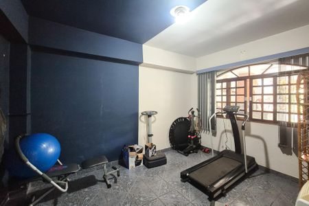 Casa à venda com 450m², 4 quartos e 4 vagasAcademia