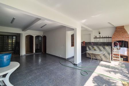 Casa à venda com 450m², 4 quartos e 4 vagasQuintal