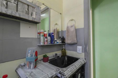 Apartamento à venda com 49m², 2 quartos e 1 vaga Apartamento à venda com 49m², 2 quartos e 1 vagaBanheiro
