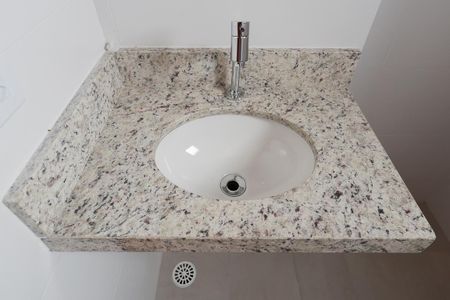 Apartamento à venda com 34m², 2 quartos e sem vaga Apartamento à venda com 34m², 2 quartos e sem vagaBanheiro